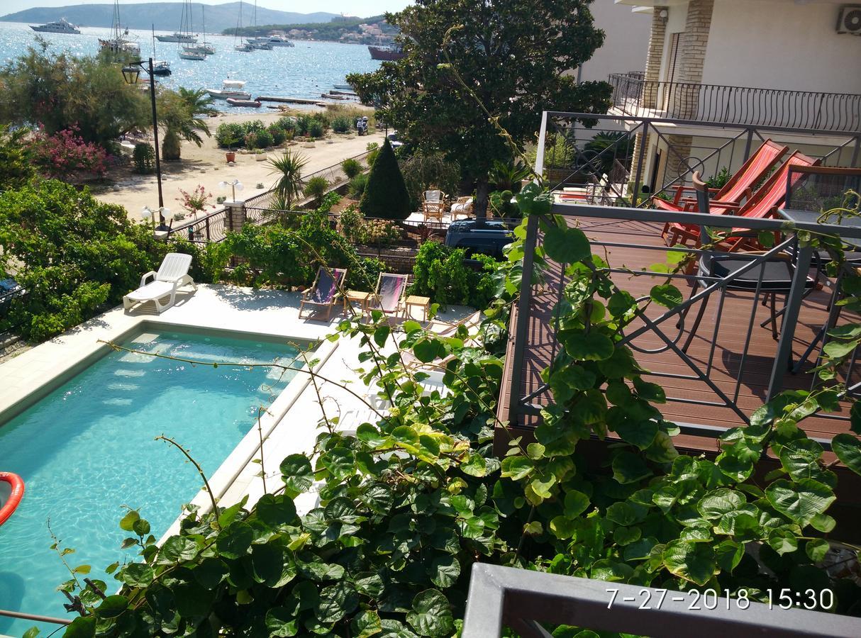 Apartments Gina Trogir Eksteriør billede