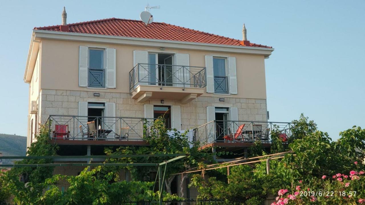 Apartments Gina Trogir Eksteriør billede