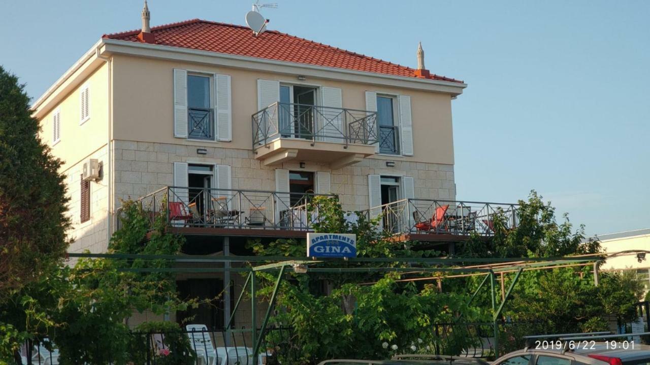 Apartments Gina Trogir Eksteriør billede