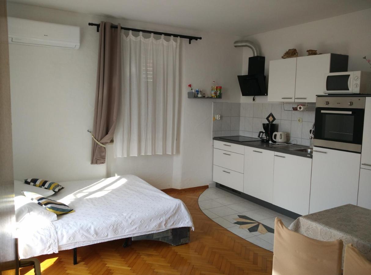 Apartments Gina Trogir Eksteriør billede